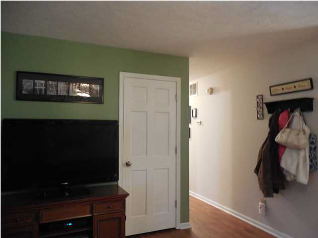 512 N Ohio St, Chandler, IN 47610 photo 3