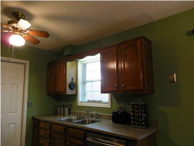 512 N Ohio St, Chandler, IN 47610 photo 8