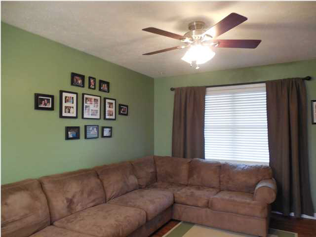 512 N Ohio St, Chandler, IN 47610 photo 4
