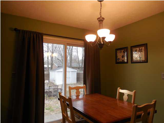 512 N Ohio St, Chandler, IN 47610 photo 12