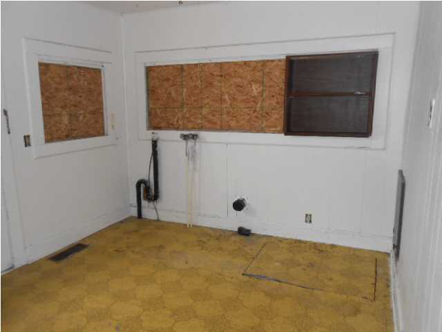 641 E Main St, Elnora, IN 47529 photo 7