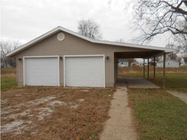 641 E Main St, Elnora, IN 47529 photo 10