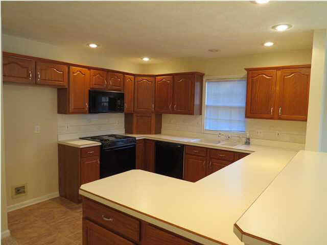 417 Hollybush Ln, Evansville, IN 47715 photo 4