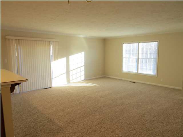 417 Hollybush Ln, Evansville, IN 47715 photo 3