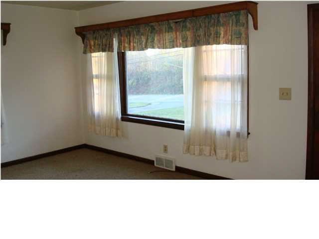 10323 Saint Wendel Rd, Evansville, IN 47720 photo 4