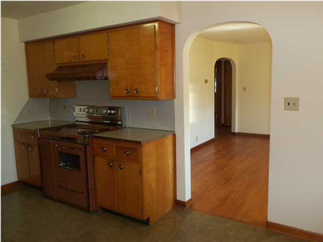 624 Elnora St, Odon, IN 47562 photo 5