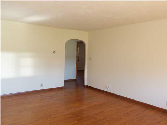 624 Elnora St, Odon, IN 47562 photo 3