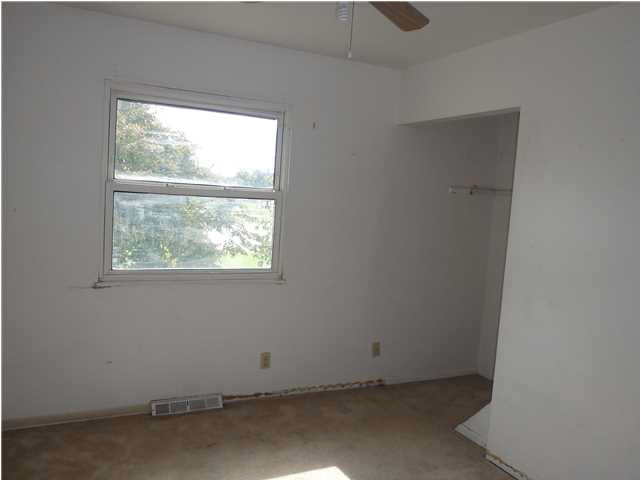 2301 Beech Dr, Evansville, IN 47714 photo 9
