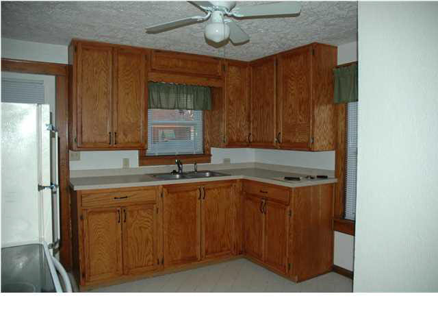 1103 N Geiger St, Huntingburg, IN 47542 photo 5