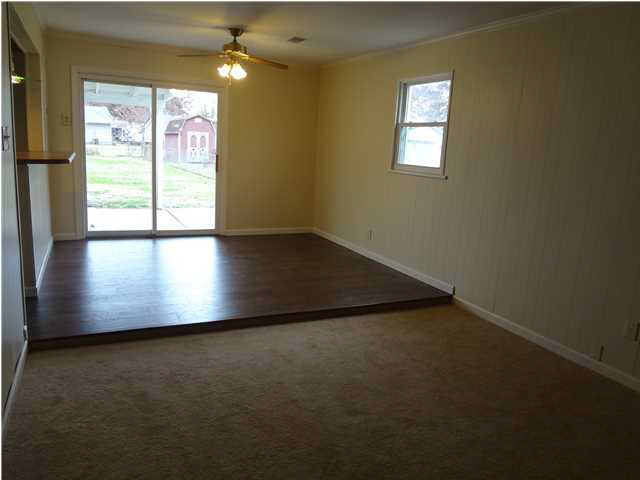 2431 Lexington Rd, Evansville, IN 47720 photo 6