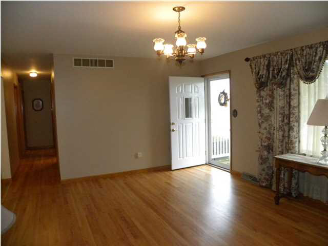 6121 E 650 S, Fort Branch, IN 47648 photo 2