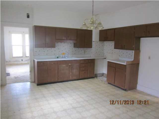 709 E Oregon St, Evansville, IN 47711 photo 5