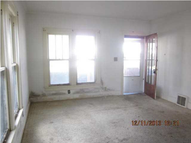 709 E Oregon St, Evansville, IN 47711 photo 2
