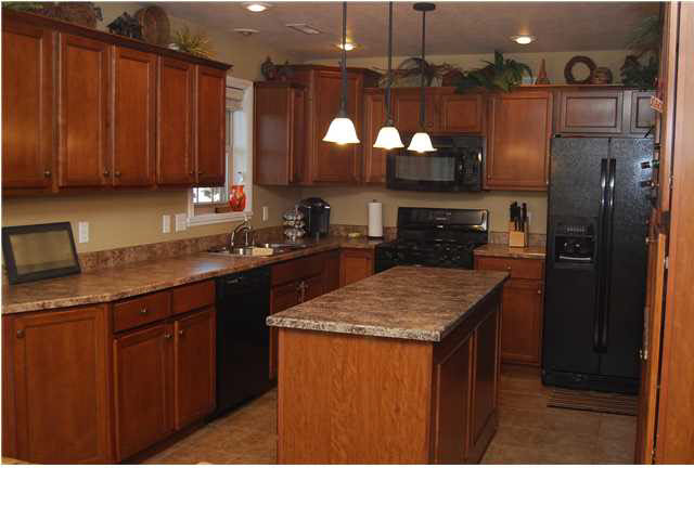 314 W 20th St, Huntingburg, IN 47542 photo 2