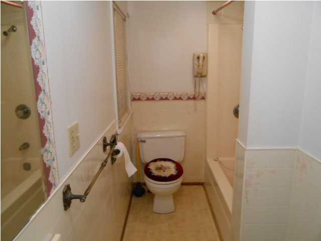 103 W Race St, Odon, IN 47562 photo 2