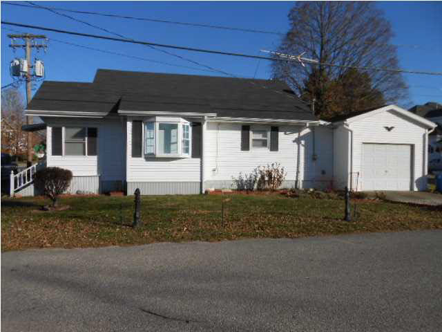 103 W Race St, Odon, IN 47562 photo 9