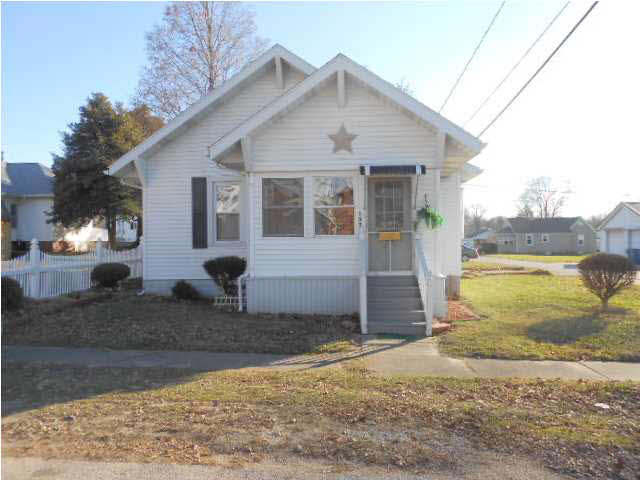 103 W Race St, Odon, IN 47562 photo 6