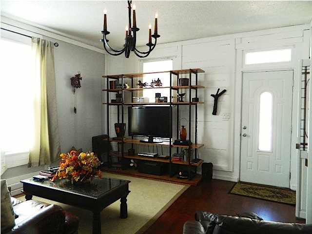 111 Jefferson St, Newburgh, IN 47630 photo 4