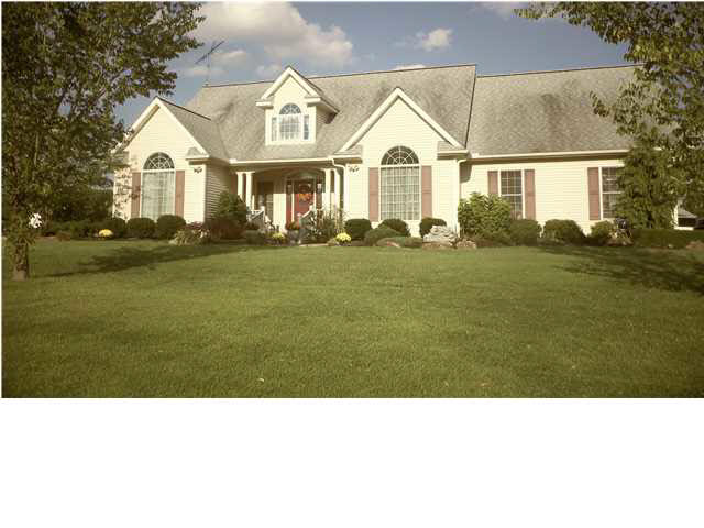 729 W Graham Rd, Washington, IN 47501 photo 1