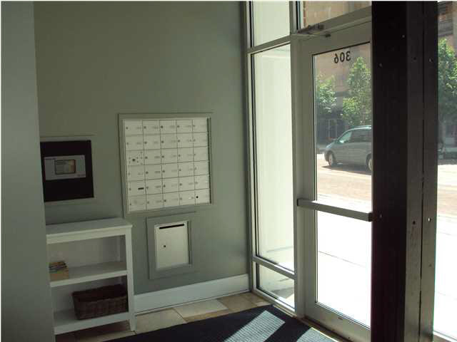 300 Main St #2j, Evansville, IN 47708 photo 2