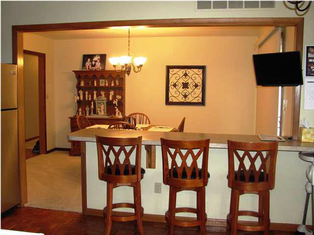 208 N Cale St, Poseyville, IN 47633 photo 7
