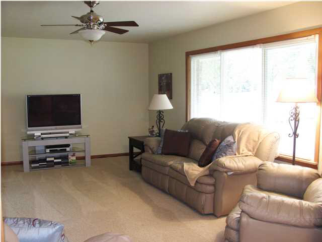 208 N Cale St, Poseyville, IN 47633 photo 5