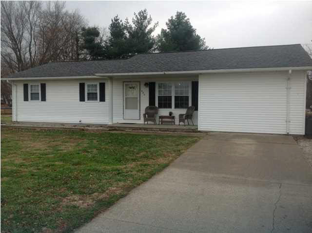 905 Longfellow Dr, Washington, IN 47501 photo 1