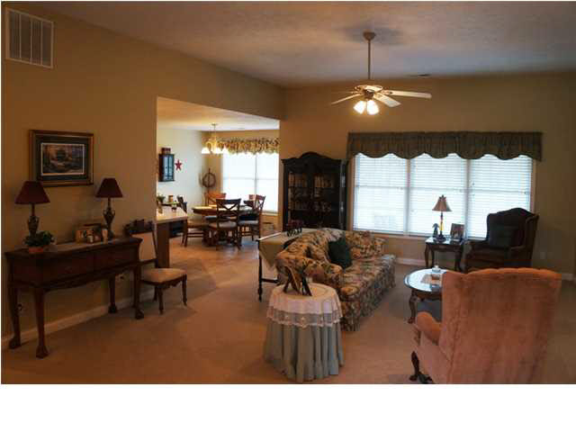 2555 Meadowcrest Dr, Newburgh, IN 47630 photo 4