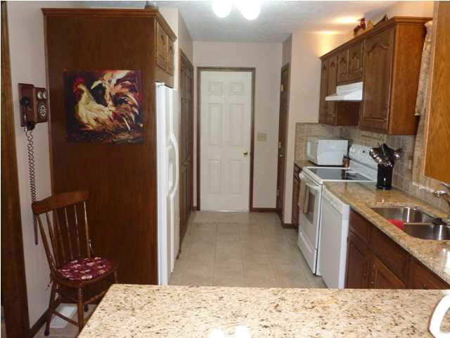 4026 N Iroquois Dr, Evansville, IN 47711 photo 6