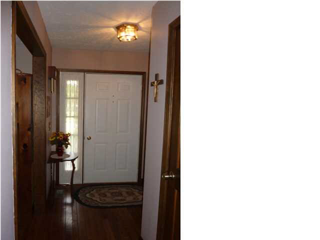 4026 N Iroquois Dr, Evansville, IN 47711 photo 5
