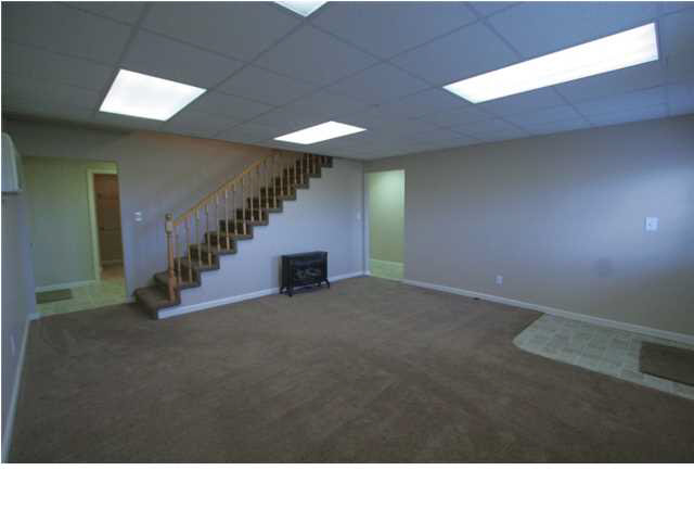 3760 W Holland Rd E, Huntingburg, IN 47542 photo 2