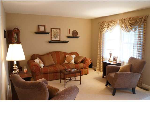 6744 Concord Dr, Newburgh, IN 47630 photo 3