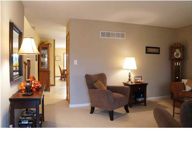 6744 Concord Dr, Newburgh, IN 47630 photo 4