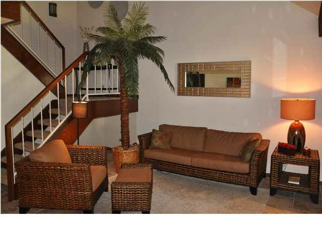 513 Strawberry Hill Rd, Evansville, IN 47711 photo 2