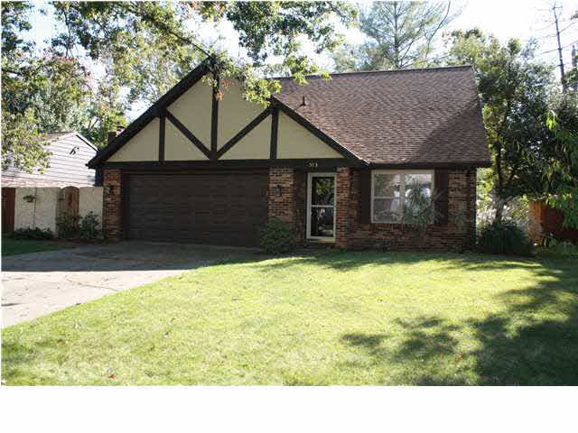 513 Strawberry Hill Rd, Evansville, IN 47711 photo 1