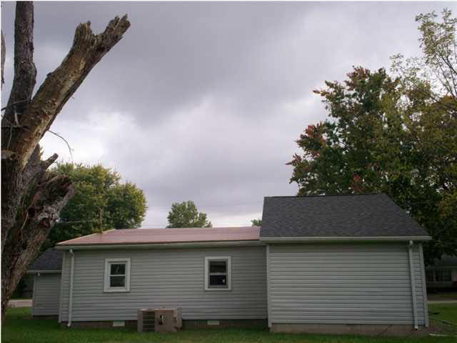 605 S Lincoln St, Fort Branch, IN 47648 photo 2