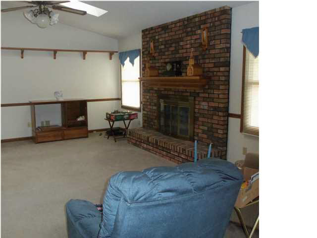5 Gerald Dr, Washington, IN 47501 photo 9