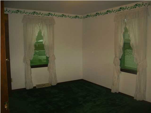 1105 W Broadway St, Loogootee, IN 47553 photo 8