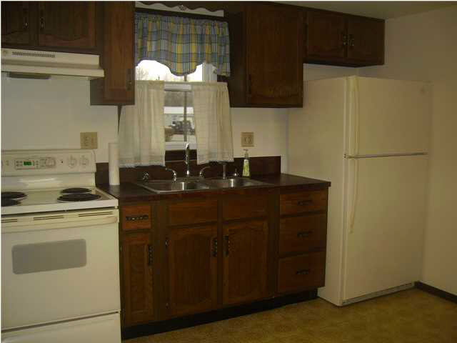 1105 W Broadway St, Loogootee, IN 47553 photo 3