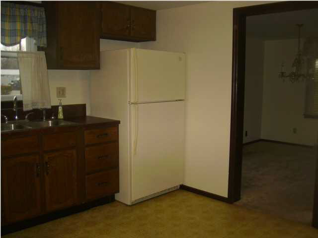 1105 W Broadway St, Loogootee, IN 47553 photo 4