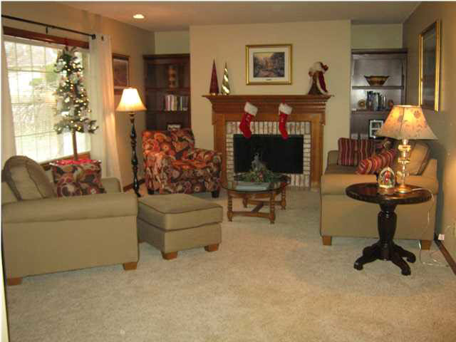 320 Hanover Rd, Evansville, IN 47710 photo 2