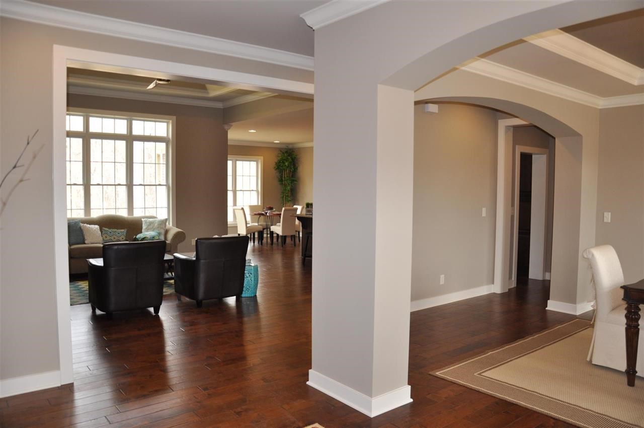 210 Palace Dr, Evansville, IN 47711 photo 5