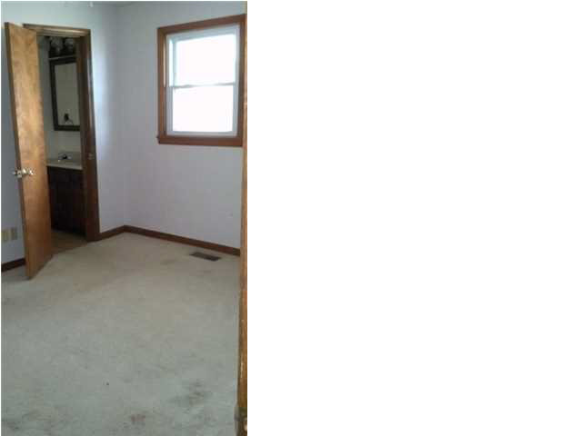 634 Elnora St, Odon, IN 47562 photo 5