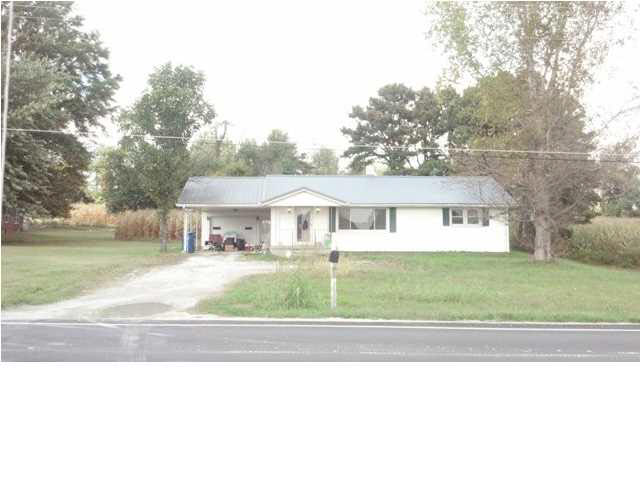634 Elnora St, Odon, IN 47562 photo 1