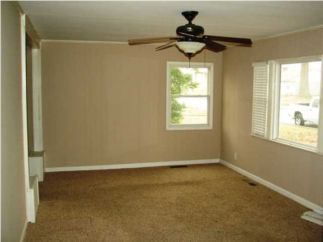 2059 Waggoner Ave, Evansville, IN 47714 photo 5