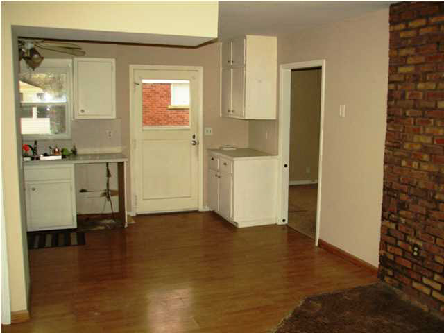 2059 Waggoner Ave, Evansville, IN 47714 photo 8