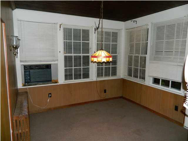 207 N Chestnut St, Huntingburg, IN 47542 photo 6