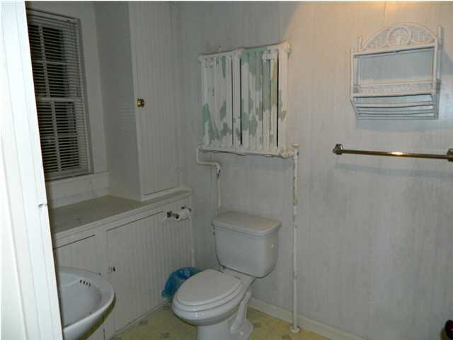 207 N Chestnut St, Huntingburg, IN 47542 photo 11