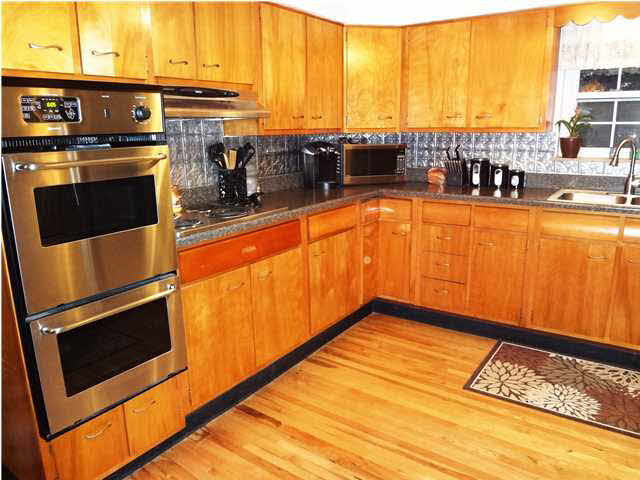 2911 Mesker Park Dr, Evansville, IN 47720 photo 8