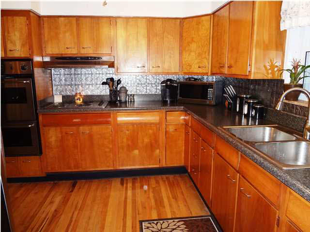 2911 Mesker Park Dr, Evansville, IN 47720 photo 9